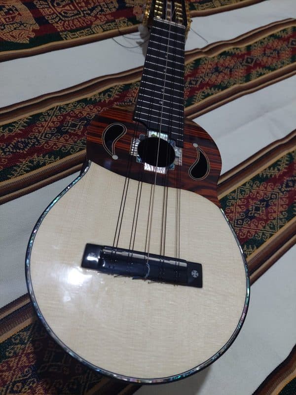 Charango de Concierto "PQ.009"