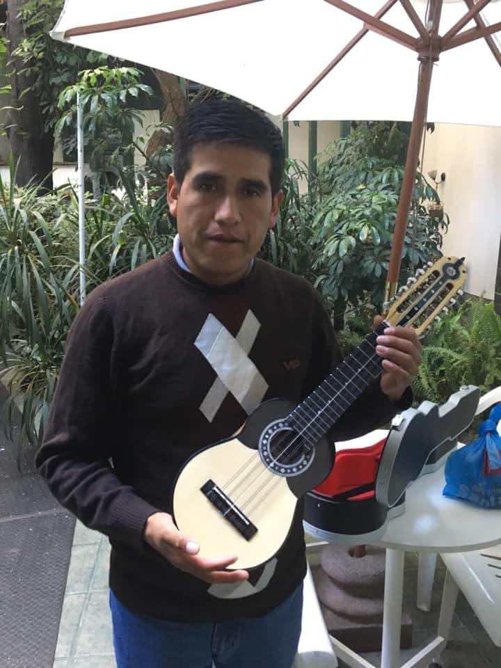 Master luthier Pedro Quispe Torrez